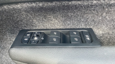 Volvo XC40 2.0 B4P Plus Dark 5dr Auto Petrol Estate